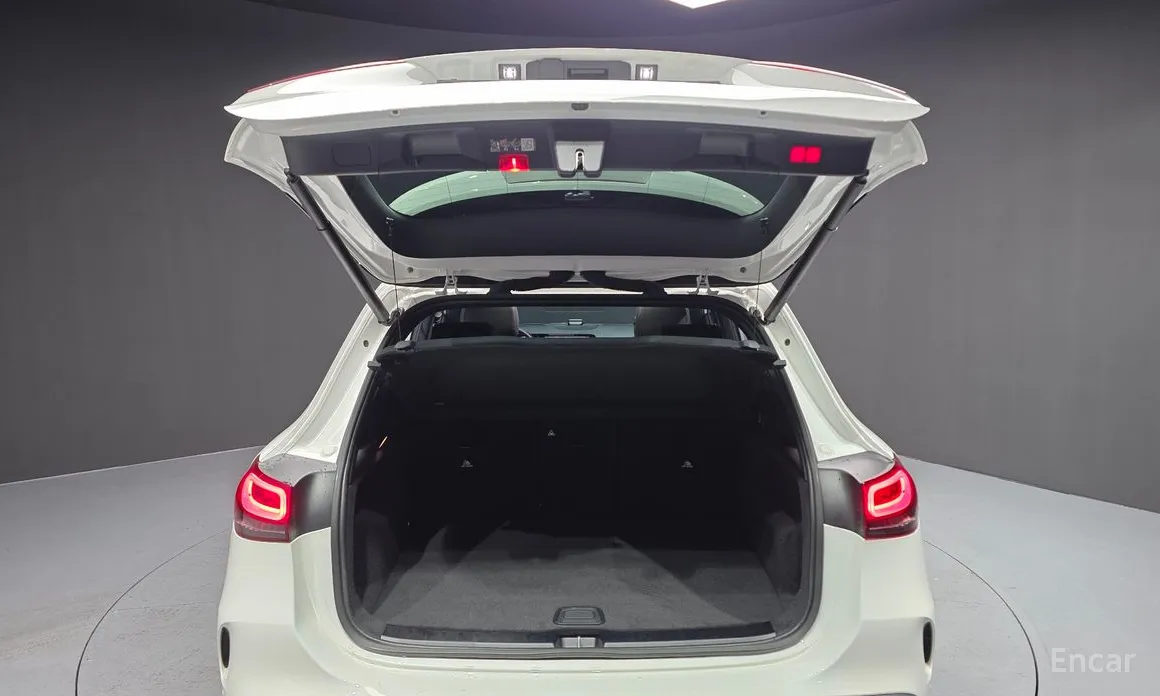 Фото 20 - Mercedes-Benz GLA-Class