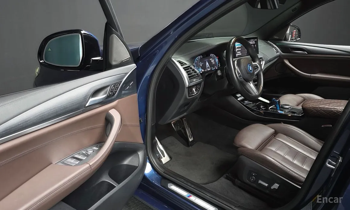 Фото 11 - BMW iX3