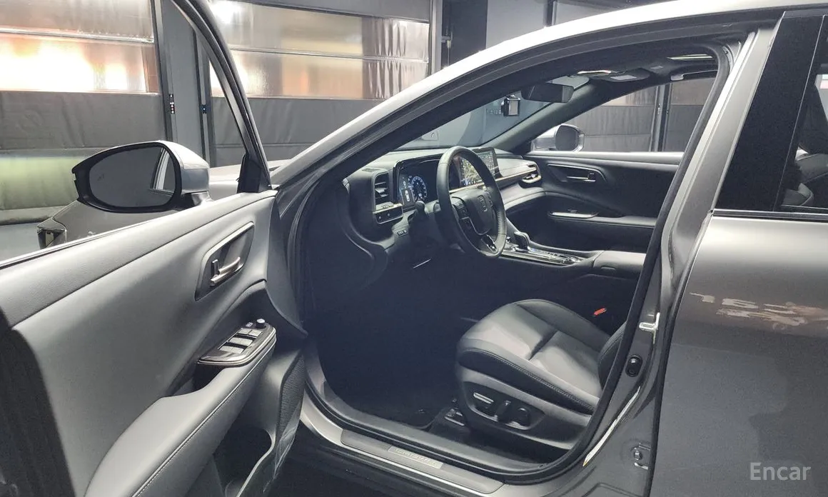 Фото 10 - Toyota Crown