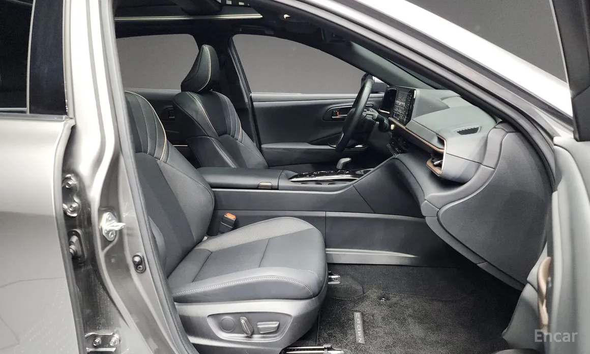 Фото 11 - Toyota Crown