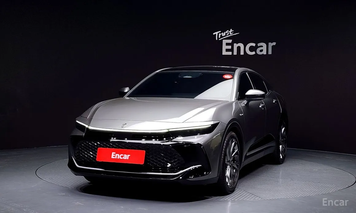 Фото 3 - Toyota Crown