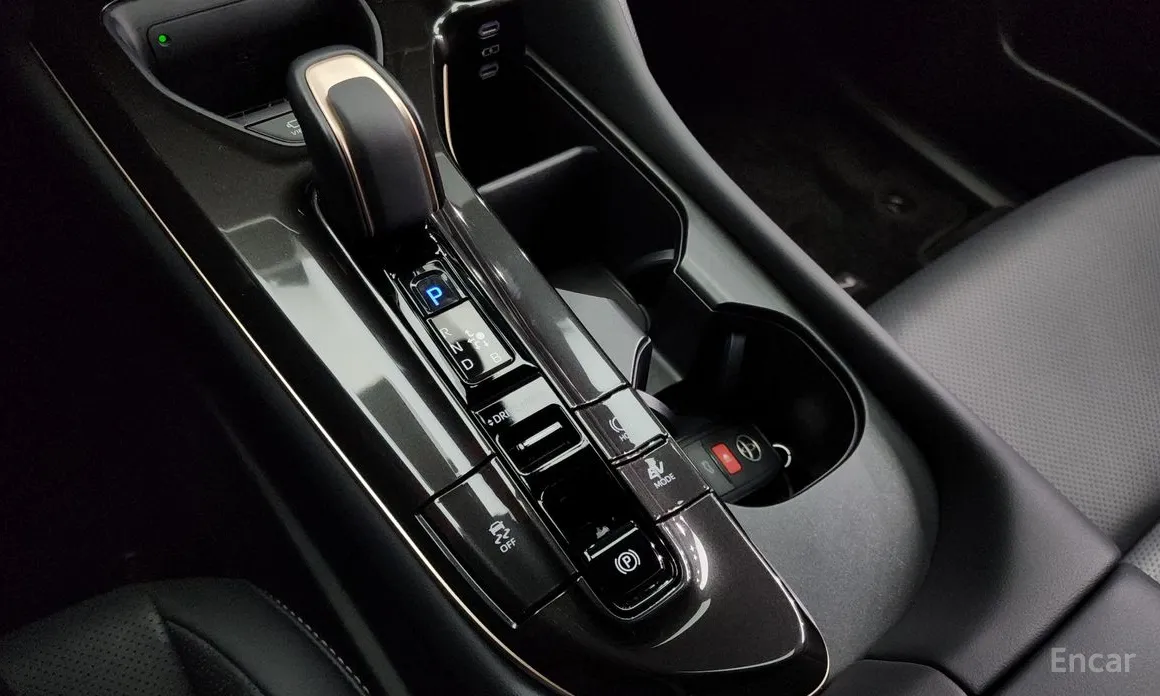 Фото 9 - Toyota Crown