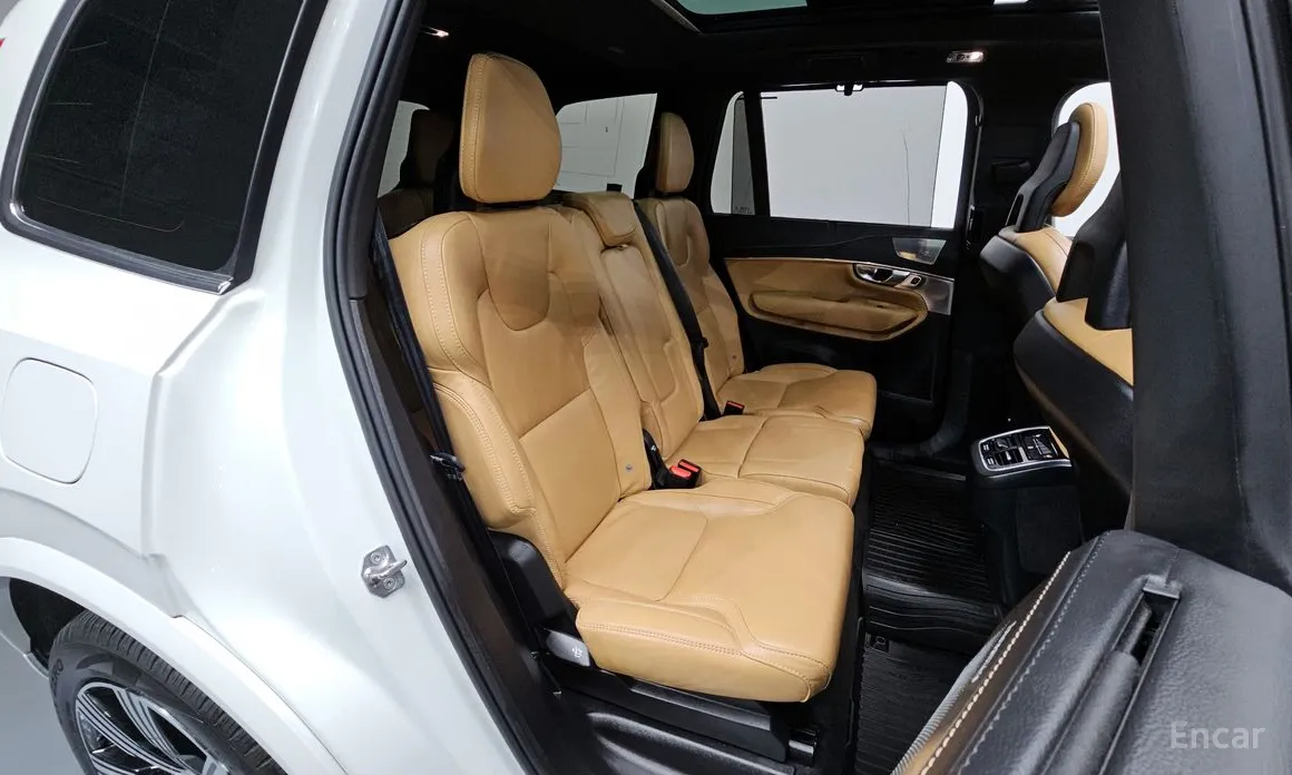 Фото 11 - Volvo XC90