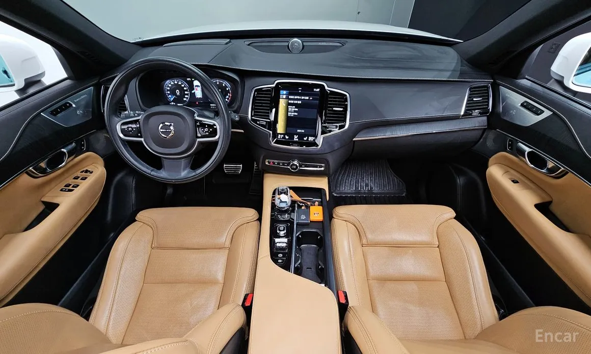 Фото 7 - Volvo XC90