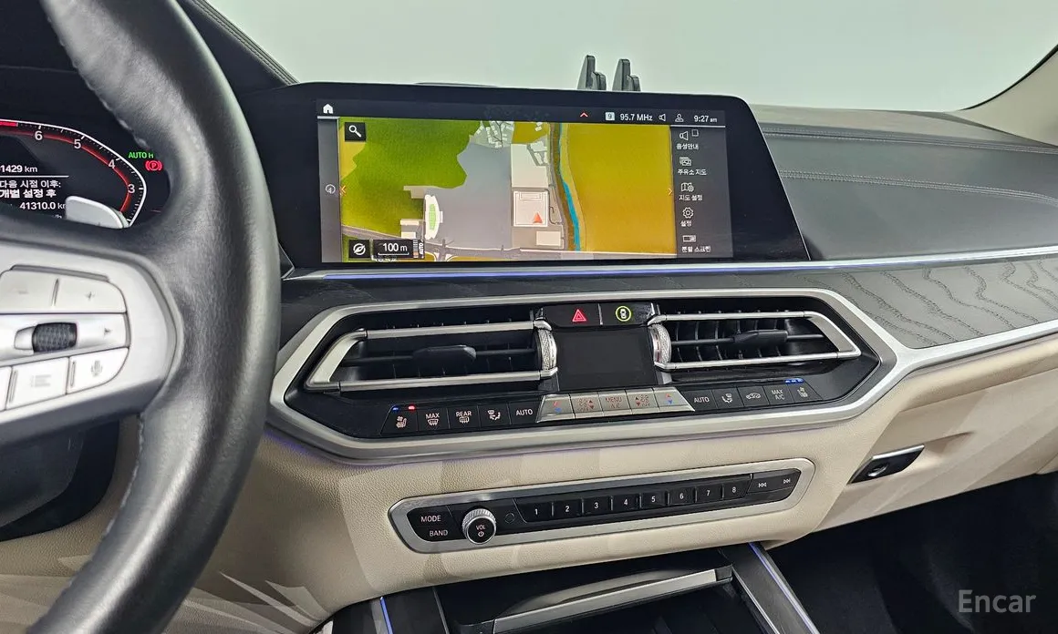 Фото 17 - BMW X7