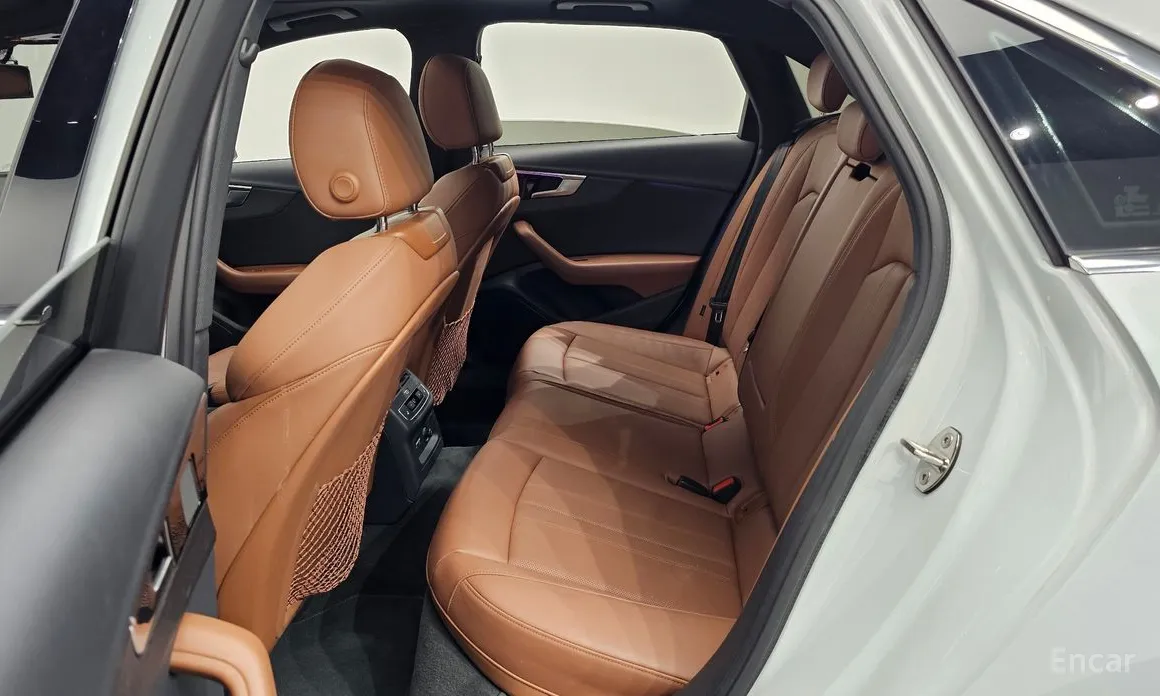 Фото 12 - Audi A4