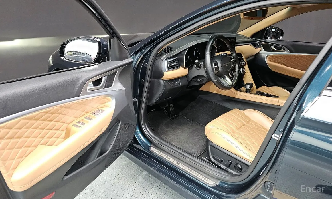 Фото 10 - Genesis G70