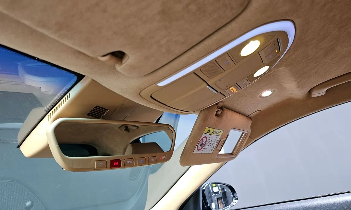 Фото 17 - Genesis G70