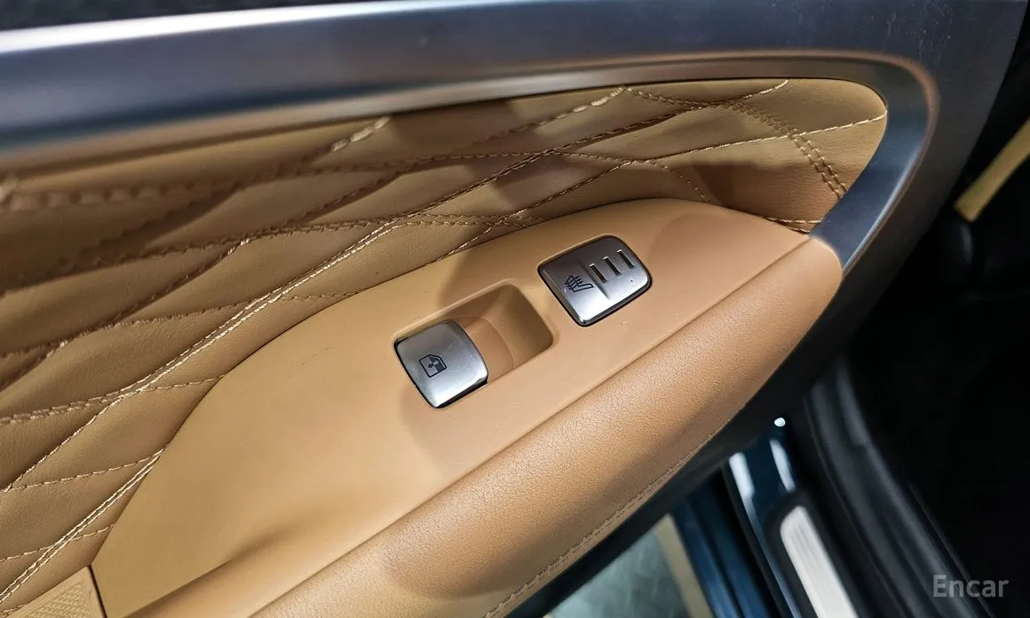 Фото 19 - Genesis G70