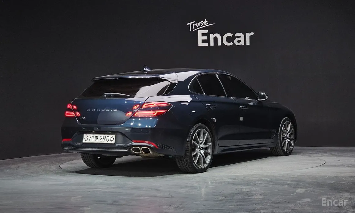 Фото 2 - Genesis G70