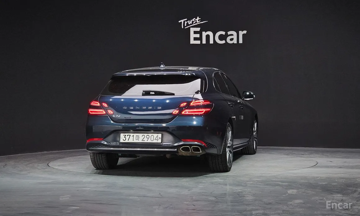 Фото 4 - Genesis G70