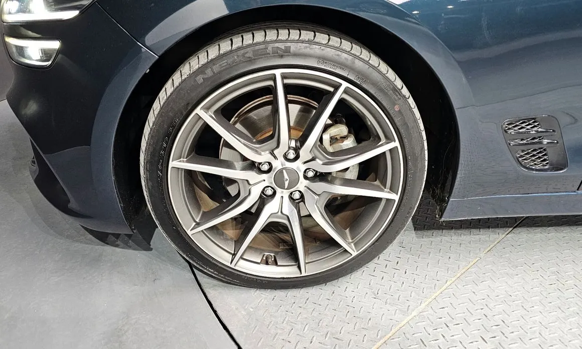 Фото 5 - Genesis G70