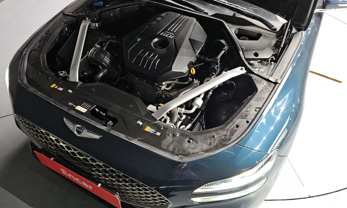 Фото 6 - Genesis G70