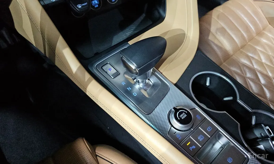 Фото 9 - Genesis G70