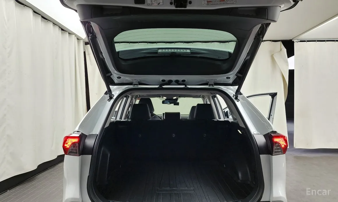 Фото 20 - Toyota RAV4