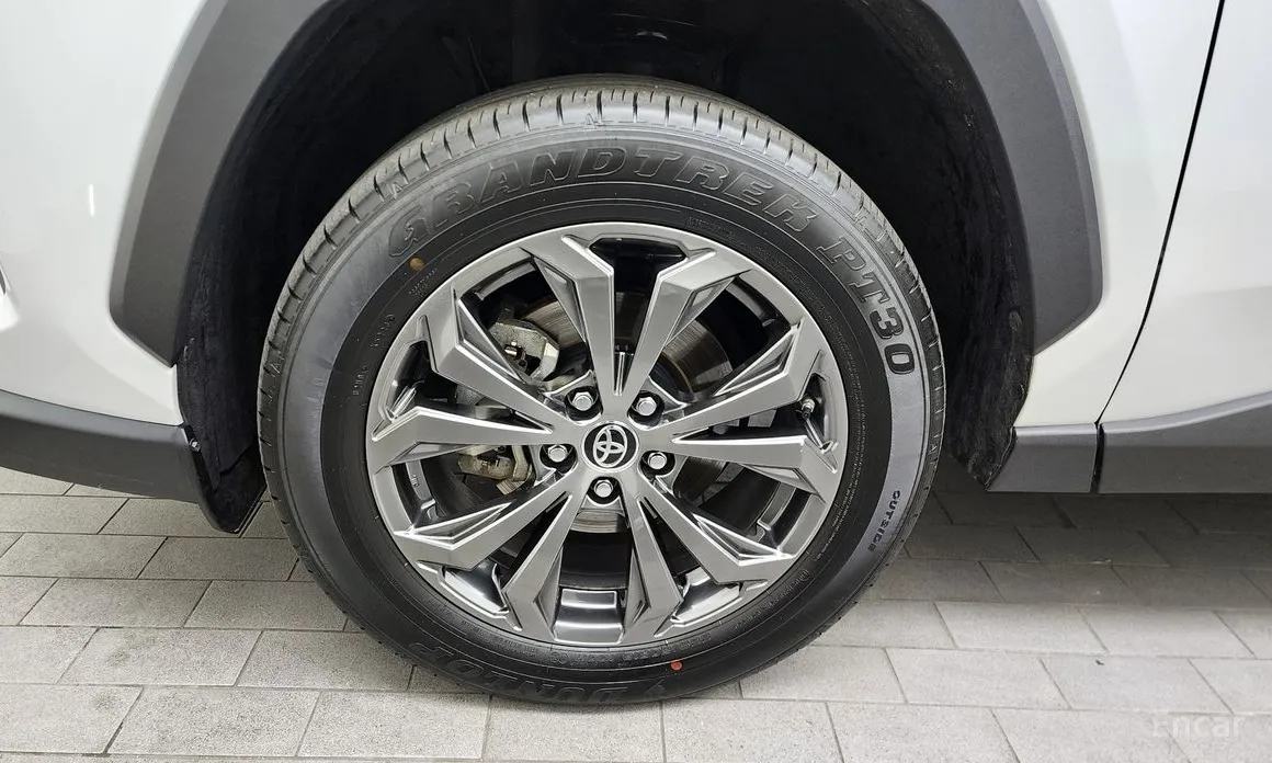 Фото 5 - Toyota RAV4