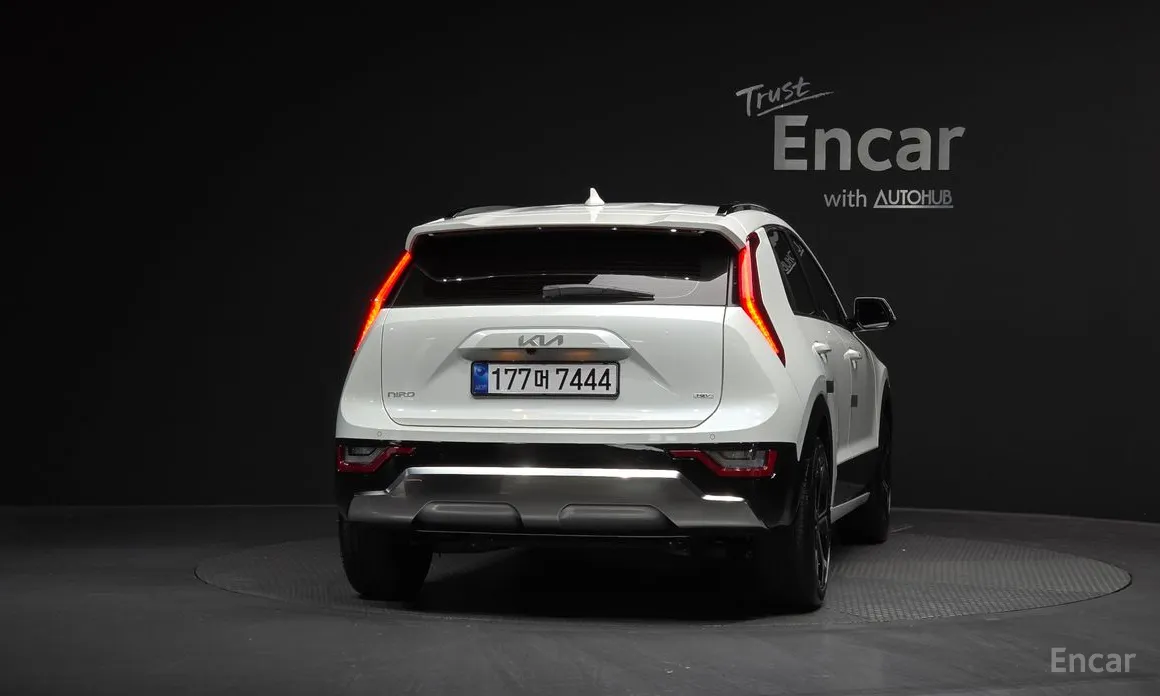 Фото 4 - Kia Niro