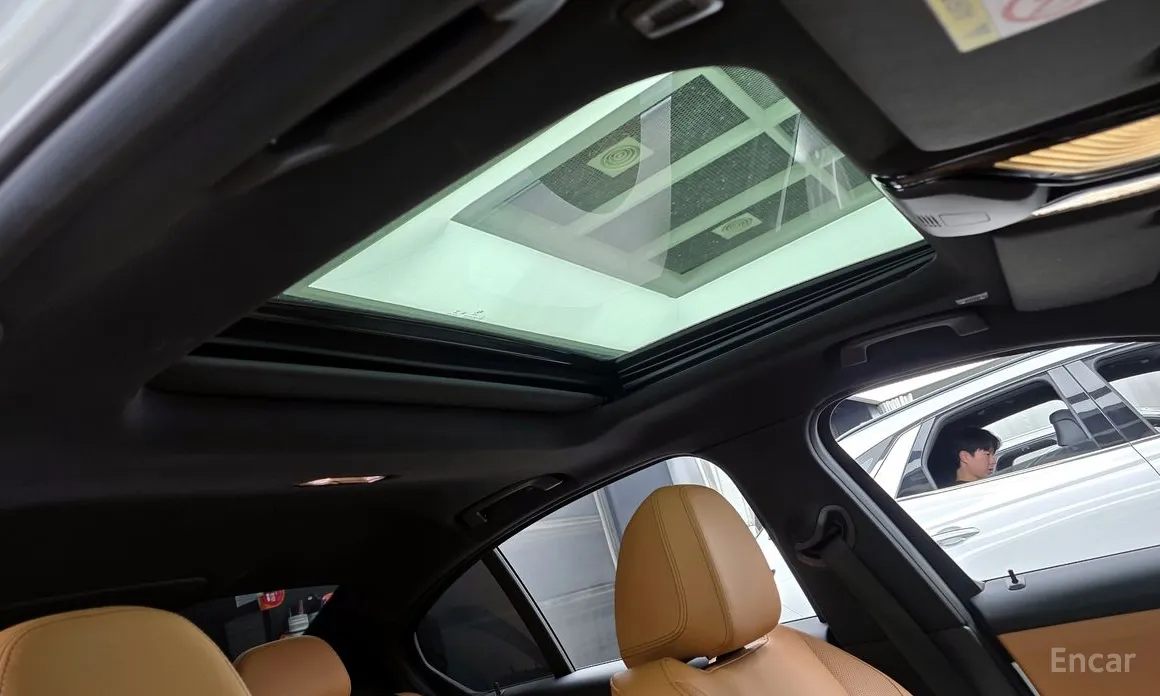 Photo 17 - BMW 3 Series