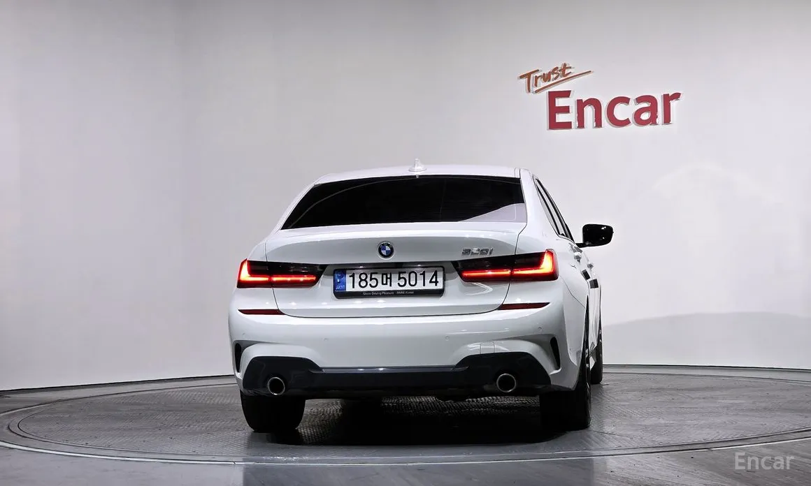 Photo 4 - BMW 3 Series