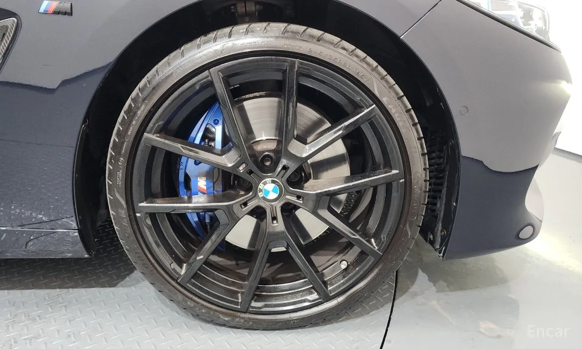 Фото 5 - BMW 8 Series