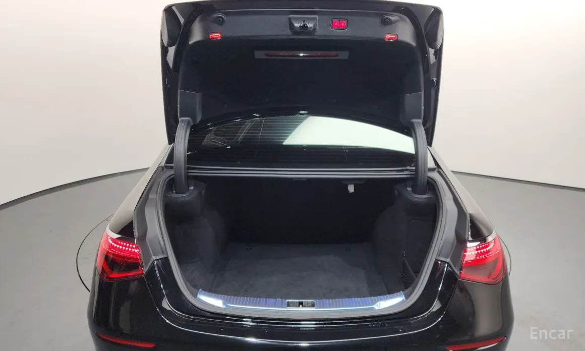 Фото 20 - Mercedes-Benz S-Class