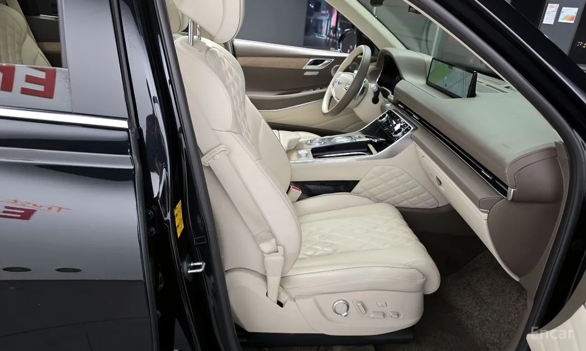 Фото 12 - Genesis GV80