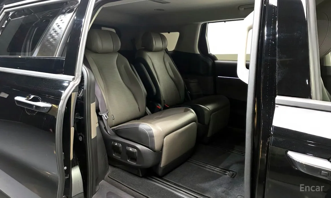 Фото 12 - Kia Carnival