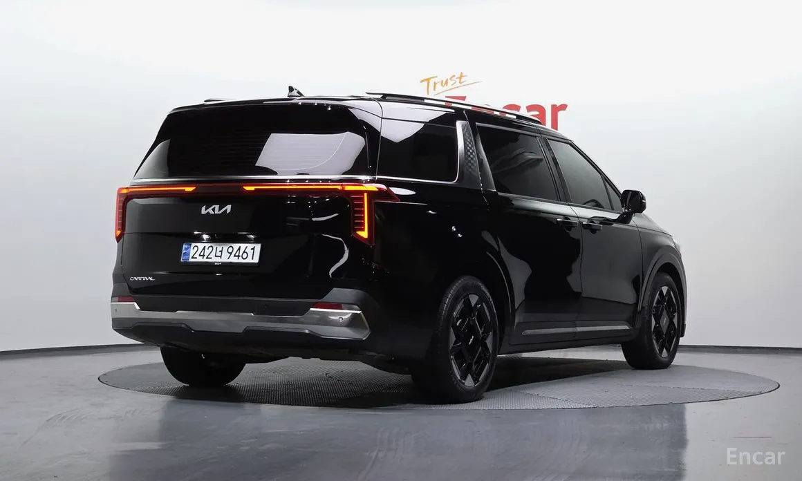 Фото 2 - Kia Carnival