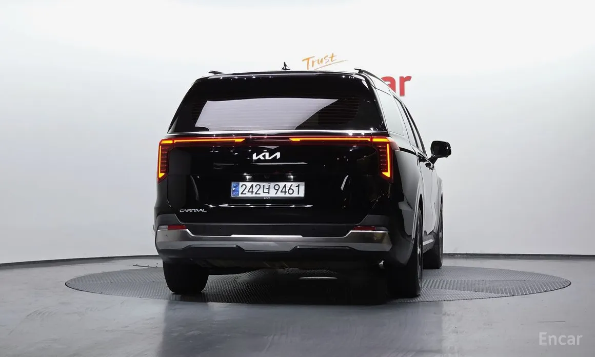 Фото 4 - Kia Carnival