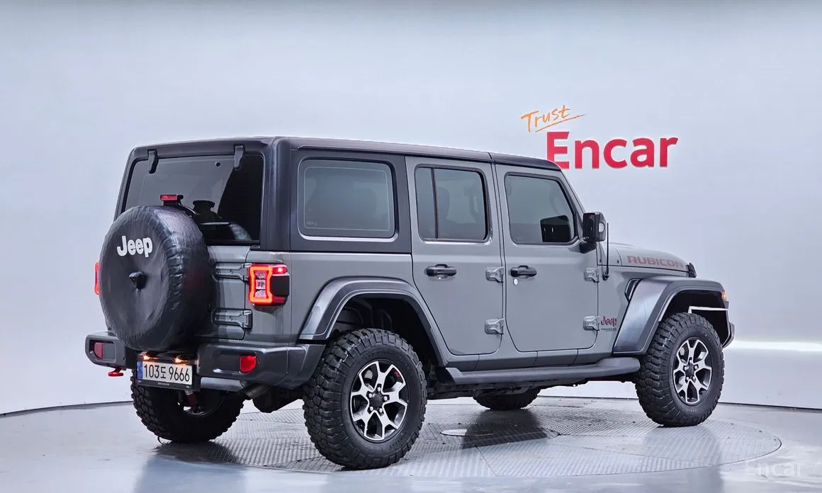 Фото 2 - Jeep Wrangler