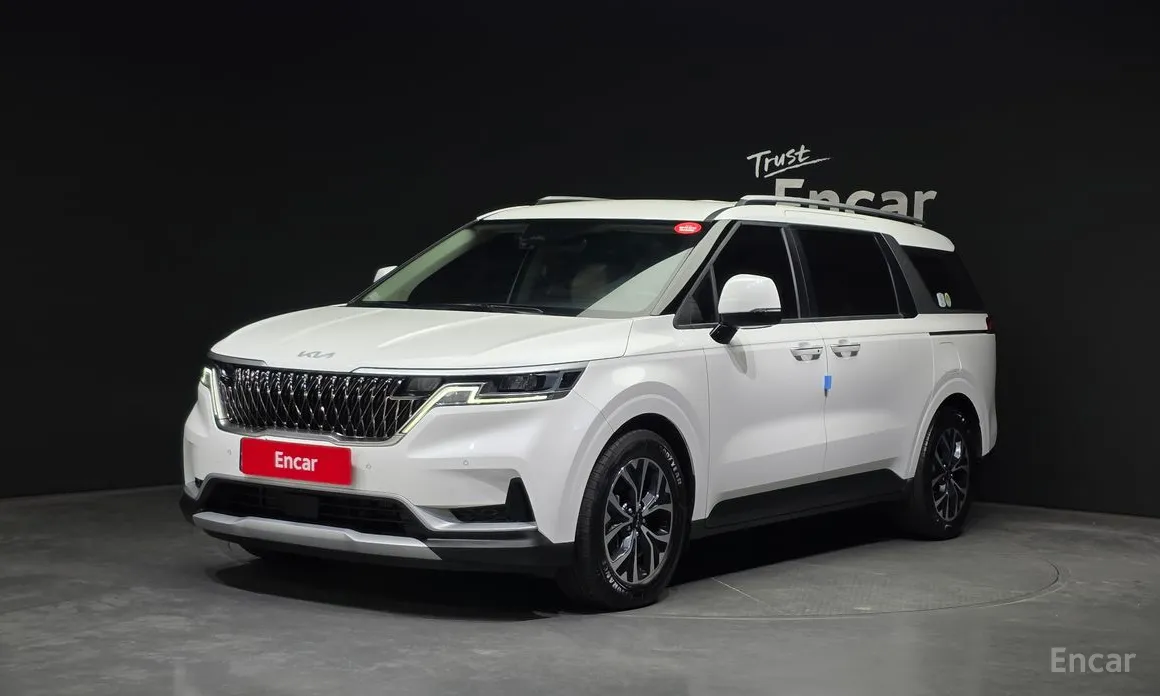 Фото 1 - Kia Carnival