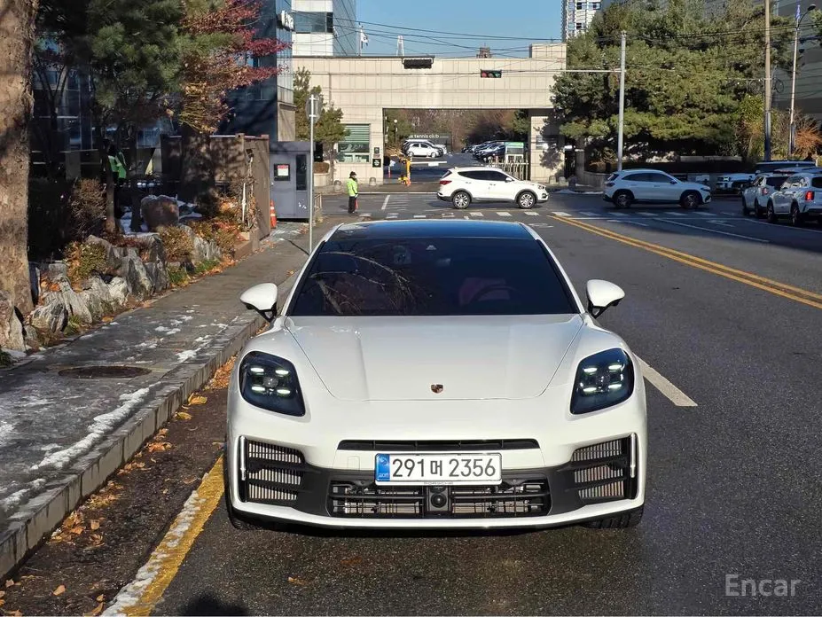 Фото 2 - Porsche Panamera