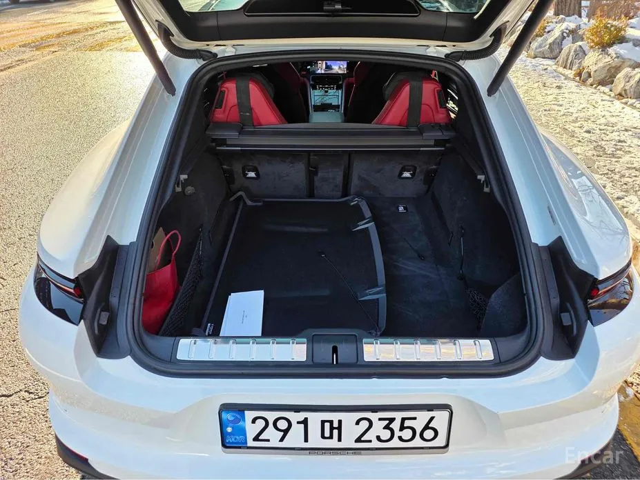 Фото 20 - Porsche Panamera