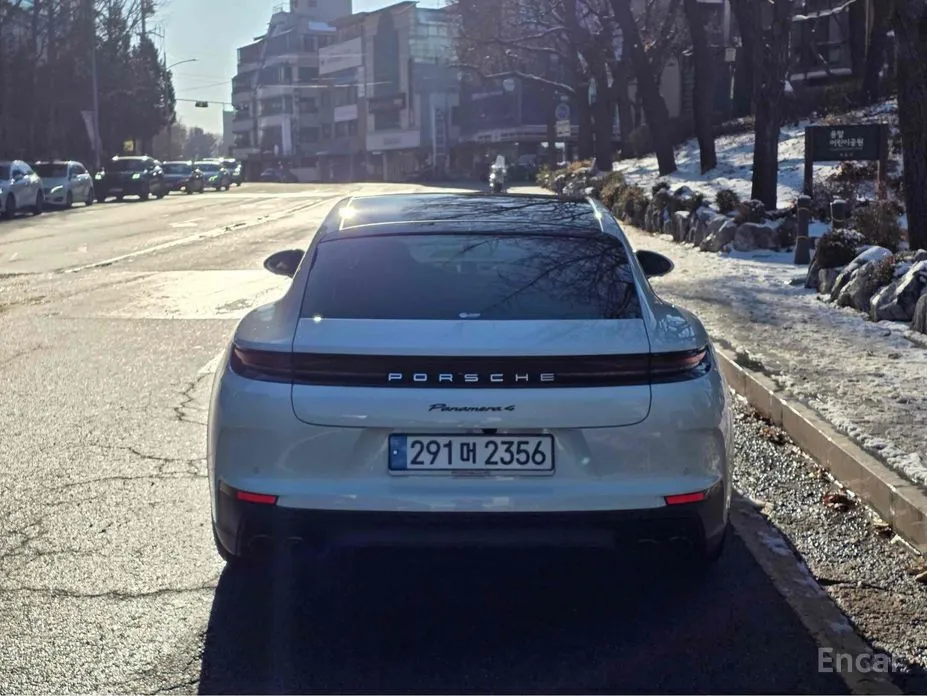 Фото 3 - Porsche Panamera