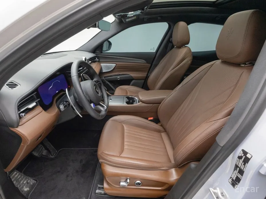 Фото 10 - Maserati Grecale