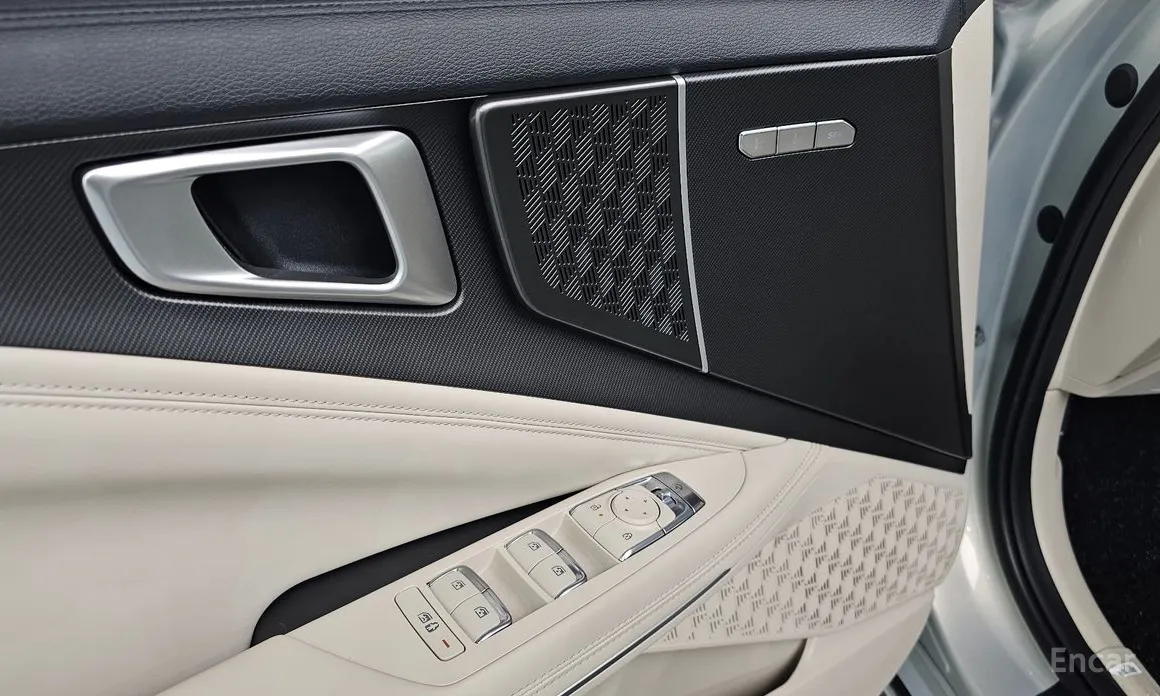 Фото 17 - Kia K8