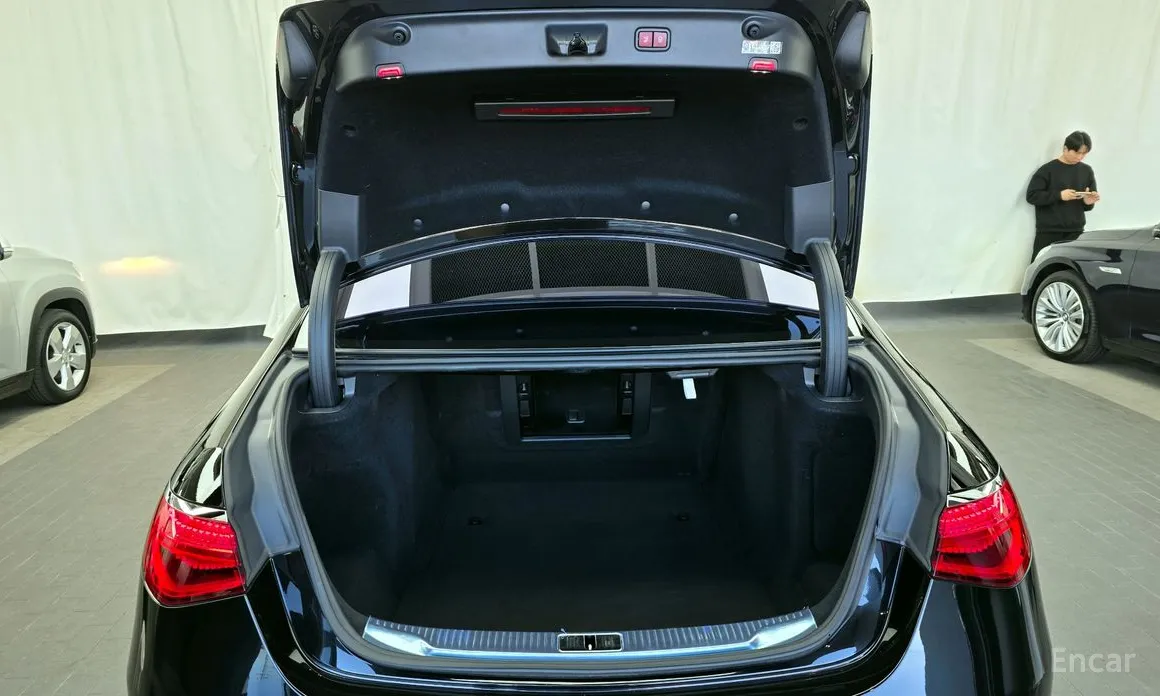 Фото 20 - Mercedes-Benz S-Class