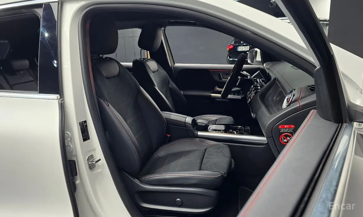 Фото 10 - Mercedes-Benz EQA