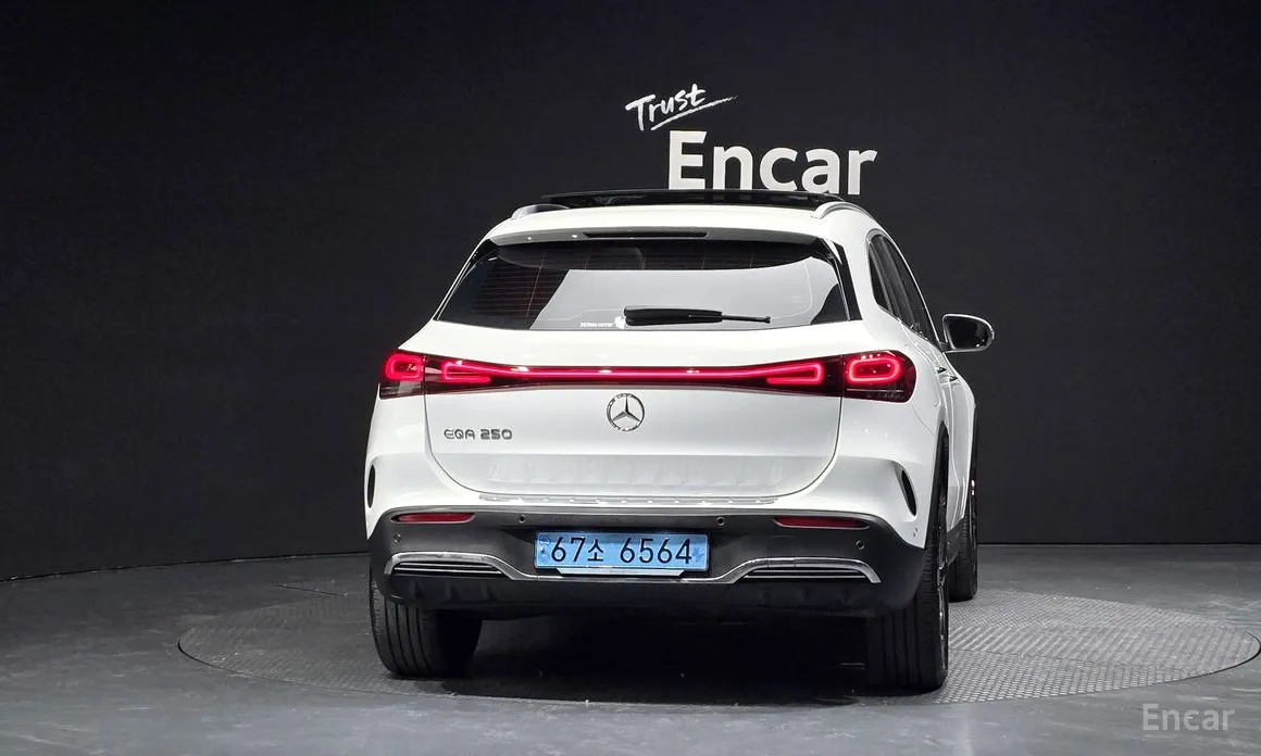 Фото 4 - Mercedes-Benz EQA