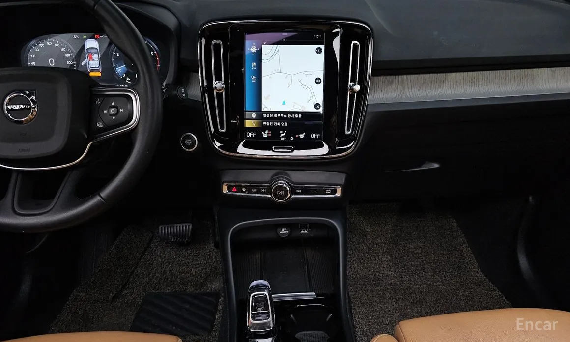 Фото 14 - Volvo XC40