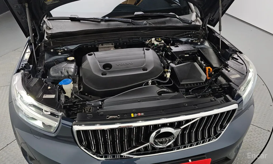 Фото 6 - Volvo XC40