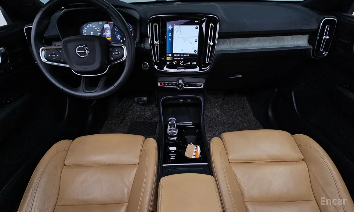 Фото 7 - Volvo XC40