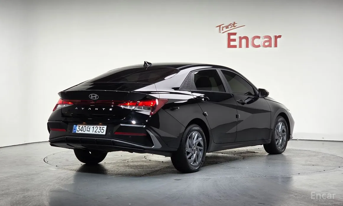 Фото 2 - Hyundai Avante