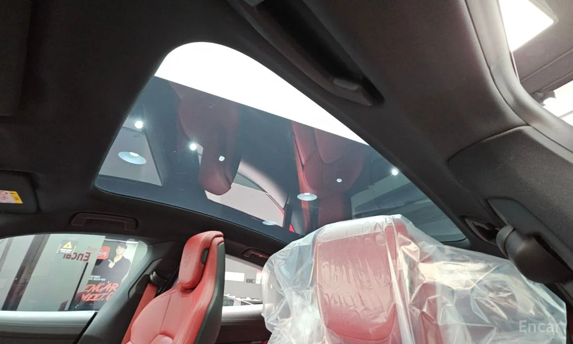 Фото 18 - Porsche Taycan