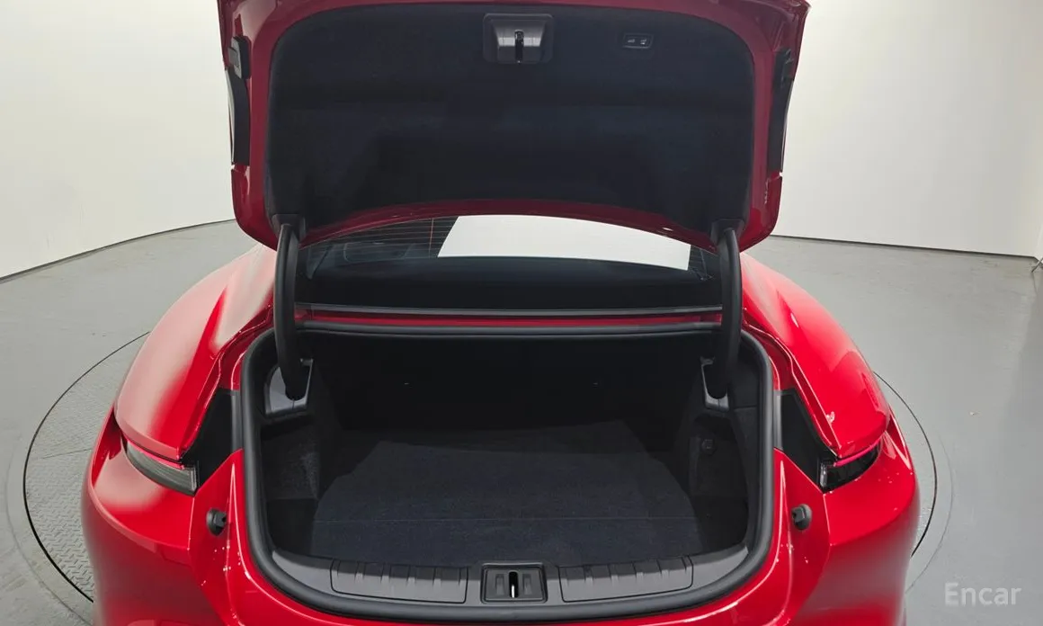 Фото 19 - Porsche Taycan