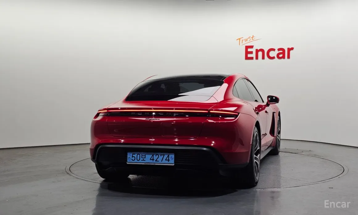 Фото 4 - Porsche Taycan