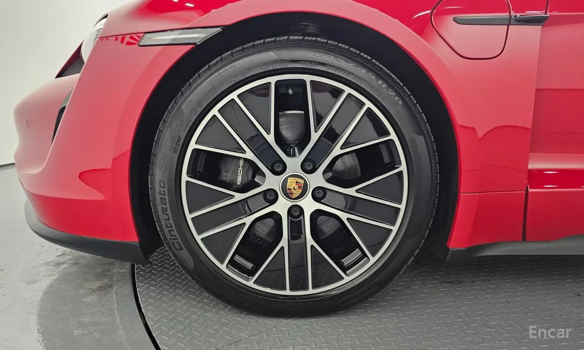 Фото 5 - Porsche Taycan