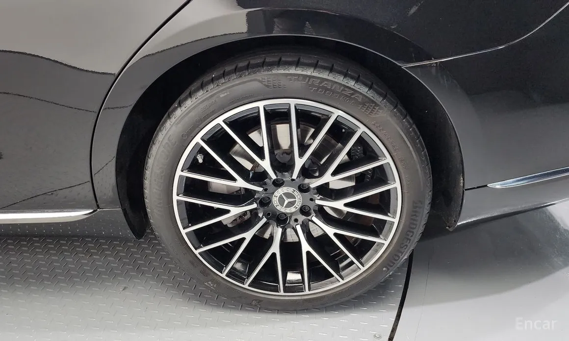 Фото 5 - Mercedes-Benz S-Class