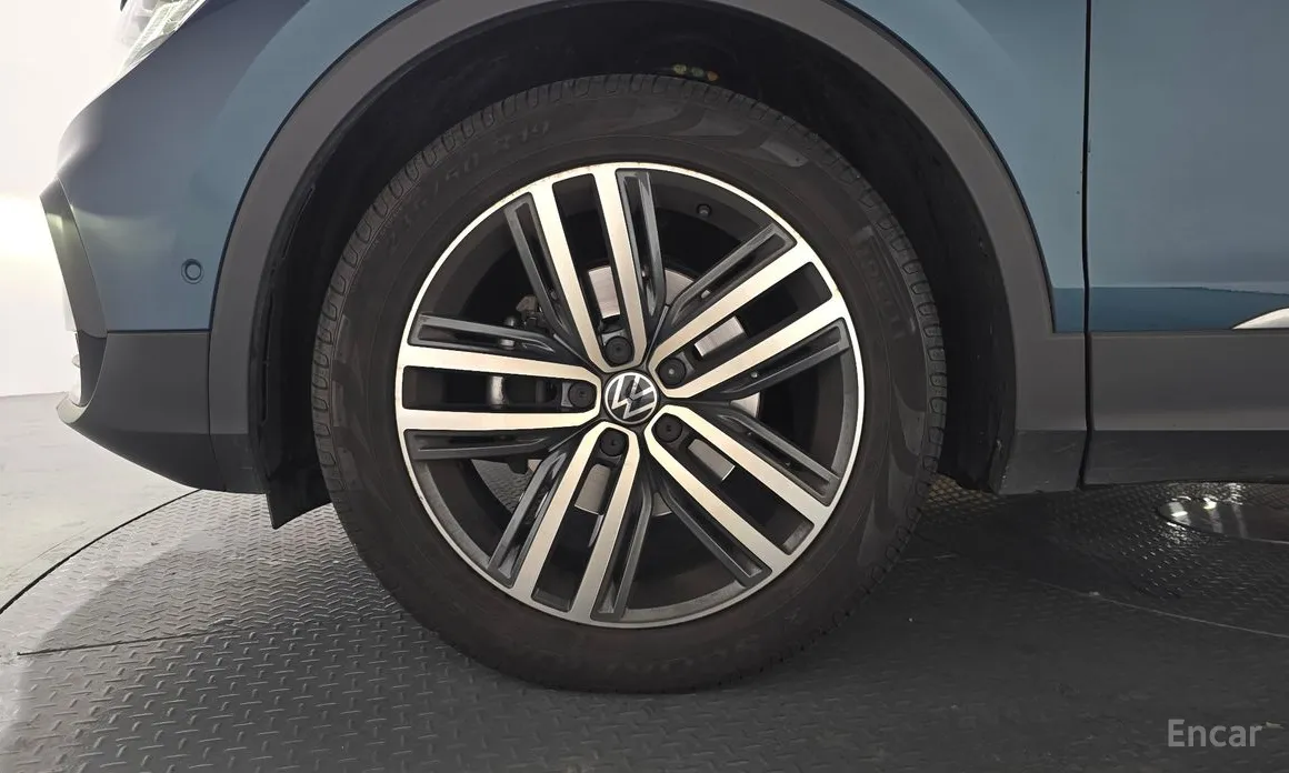 Фото 5 - Volkswagen Tiguan