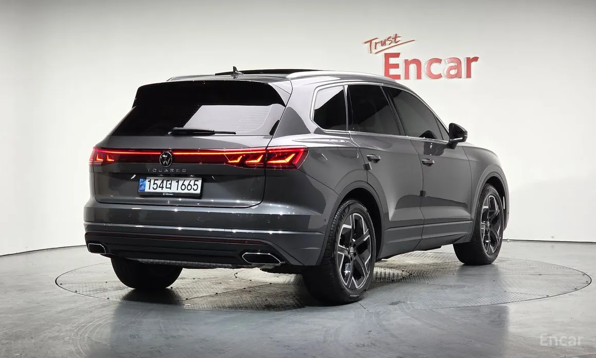 Фото 2 - Volkswagen Touareg